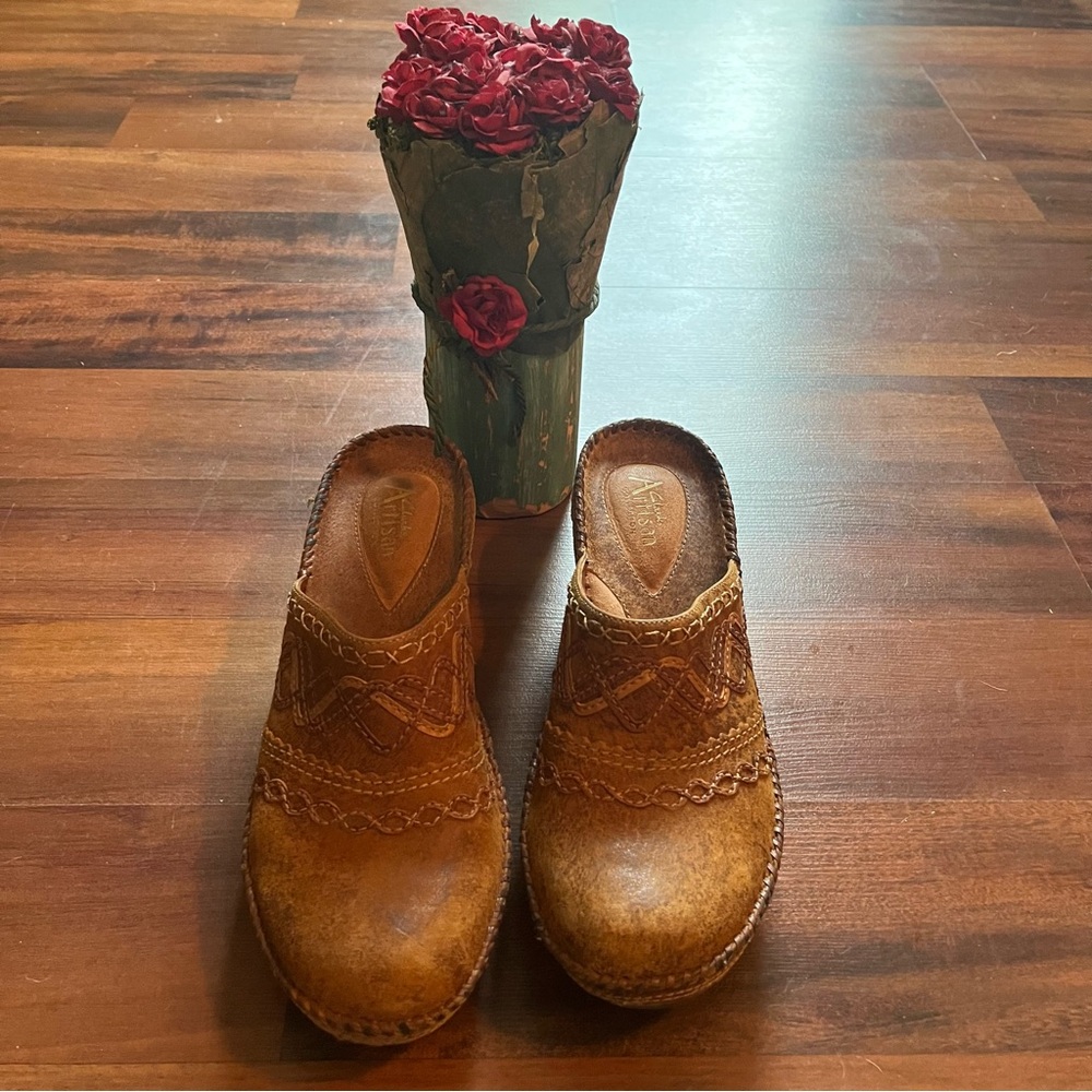 Clarks Artisan Brown Clog Mule